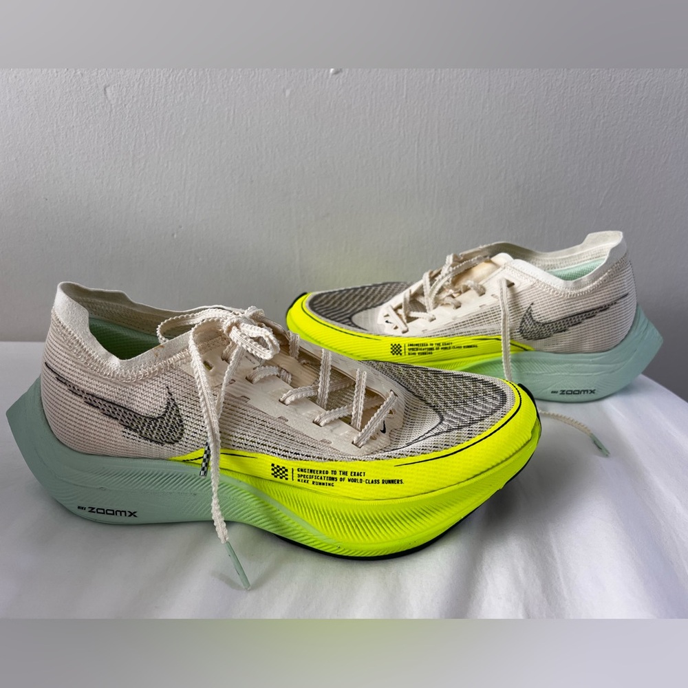Nike ZoomX Vaporfly Next% 2 in the Coconut Milk and Ghost Green colorway NWOB